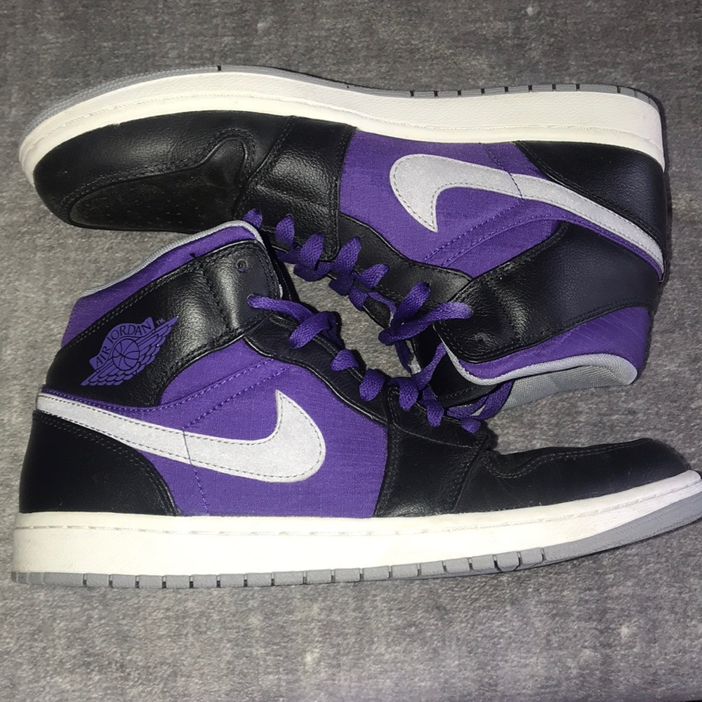 Air Jordan 1 Retro Mid